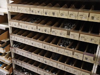 Volledige inhoud rek diverse ijzerwaren - afbeelding 15 van  16