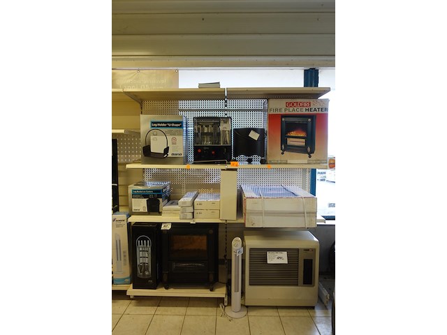 Volledige inhoud rek diverse kachels - afbeelding 1 van  7