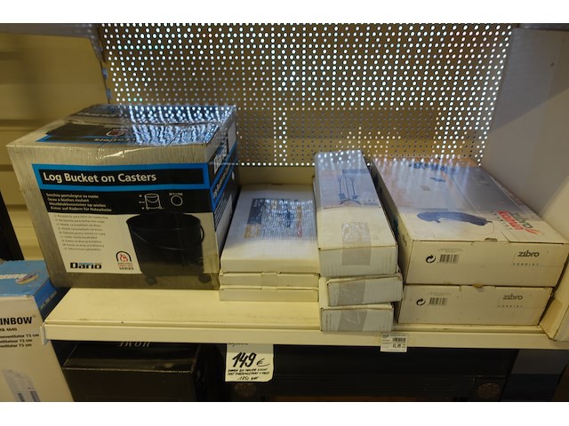 Volledige inhoud rek diverse kachels - afbeelding 4 van  7