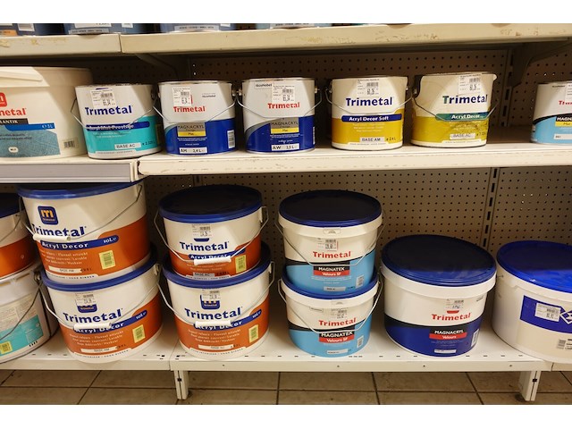 Volledige inhoud rek diverse verven - afbeelding 3 van  13