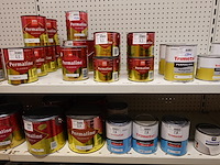 Volledige inhoud rek diverse verven - afbeelding 9 van  13