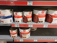 Volledige inhoud rek diverse verven/producten - afbeelding 4 van  5