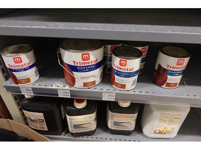 Volledige inhoud rek diverse verven/producten - afbeelding 5 van  5