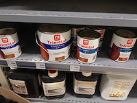 Volledige inhoud rek diverse verven/producten - afbeelding 5 van  5