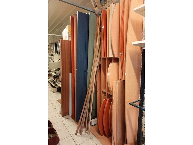 Volledige inhoud rek diversen - afbeelding 9 van  9