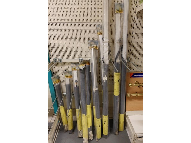 Volledige inhoud rek diversen - afbeelding 8 van  9