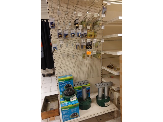 Volledige inhoud rek diversen - afbeelding 1 van  14