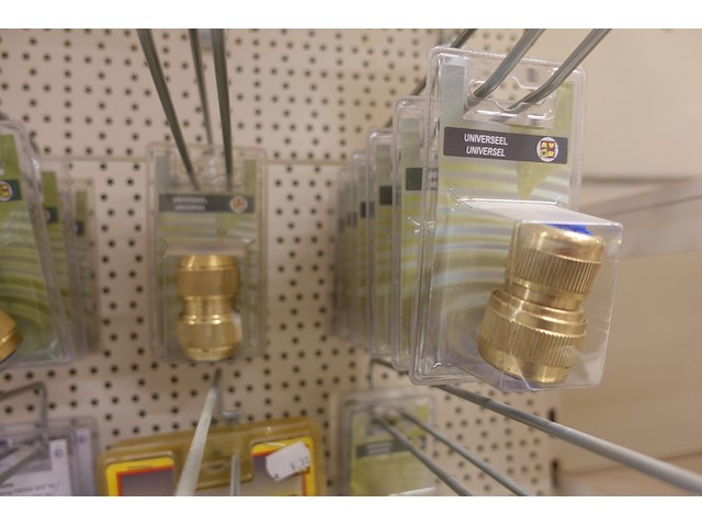 Volledige inhoud rek diversen - afbeelding 8 van  14