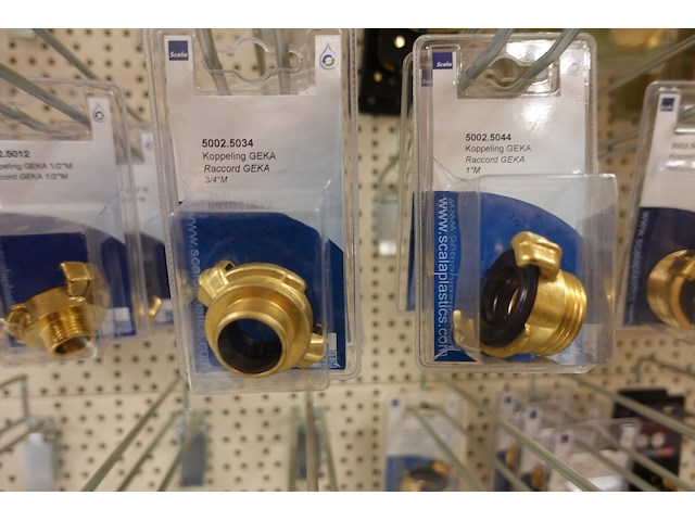 Volledige inhoud rek diversen - afbeelding 10 van  14