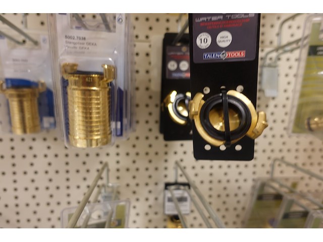 Volledige inhoud rek diversen - afbeelding 12 van  14