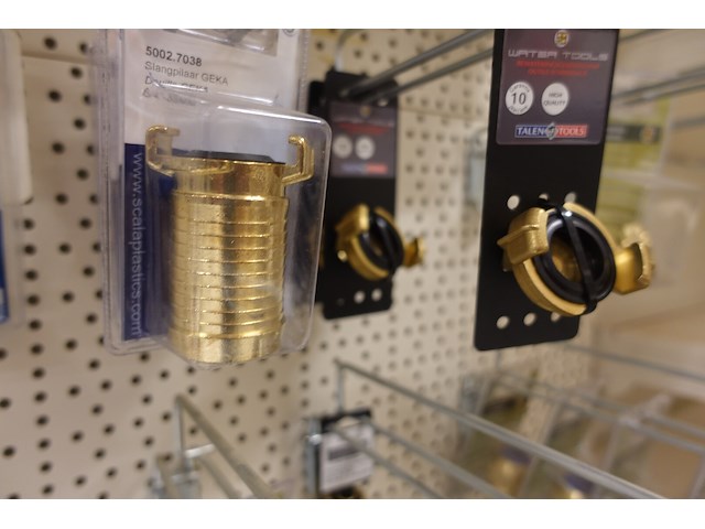 Volledige inhoud rek diversen - afbeelding 14 van  14