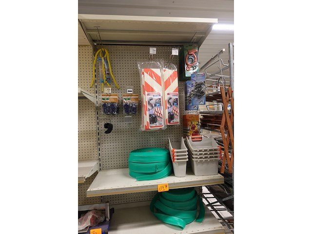 Volledige inhoud rek diversen - afbeelding 1 van  9