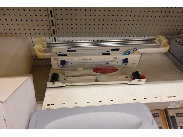 Volledige inhoud rek diversen - afbeelding 5 van  18