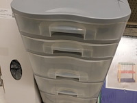 Volledige inhoud rek diversen - afbeelding 8 van  18