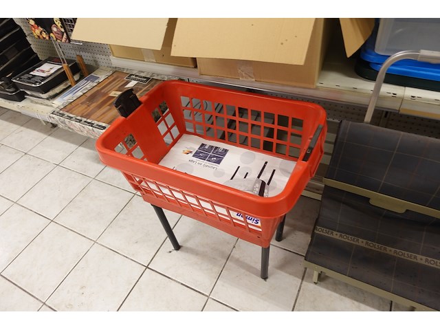 Volledige inhoud rek diversen - afbeelding 10 van  18