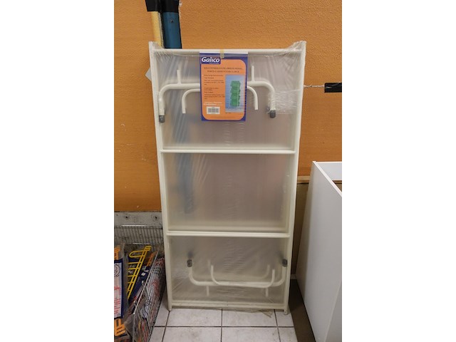 Volledige inhoud rek diversen - afbeelding 16 van  18