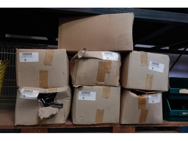 Volledige inhoud rek diversen - afbeelding 3 van  30