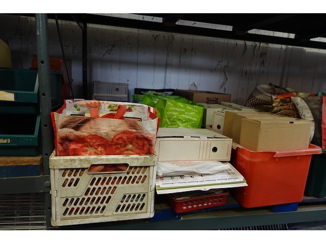 Volledige inhoud rek diversen - afbeelding 5 van  30