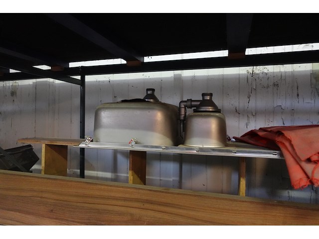 Volledige inhoud rek diversen - afbeelding 9 van  30