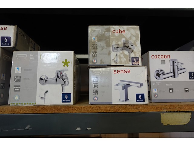 Volledige inhoud rek diversen - afbeelding 13 van  30