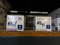 Volledige inhoud rek diversen - afbeelding 15 van  30