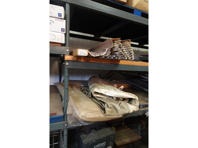 Volledige inhoud rek diversen - afbeelding 20 van  30