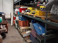 Volledige inhoud rek diversen - afbeelding 25 van  30