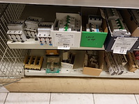 Volledige inhoud rek elektrisch toebehoren - afbeelding 2 van  11