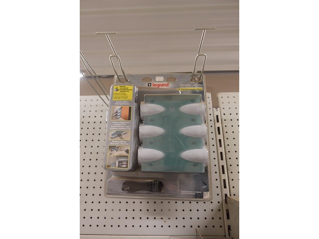 Volledige inhoud rek elektrisch toebehoren - afbeelding 4 van  11