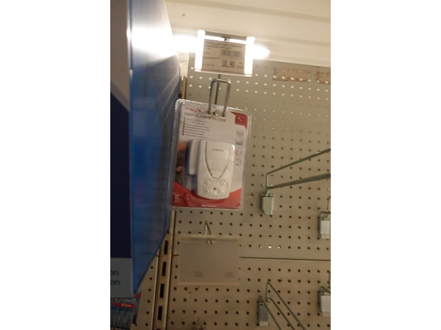 Volledige inhoud rek elektrisch toebehoren - afbeelding 7 van  16