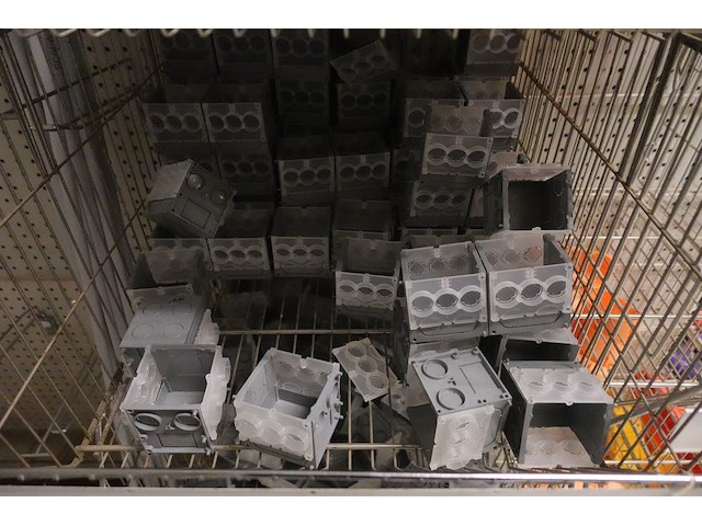 Volledige inhoud rek elektrisch toebehoren - afbeelding 9 van  16