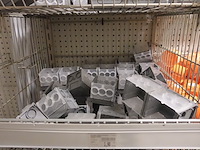 Volledige inhoud rek elektrisch toebehoren - afbeelding 10 van  16