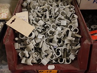 Volledige inhoud rek elektrisch toebehoren - afbeelding 14 van  16