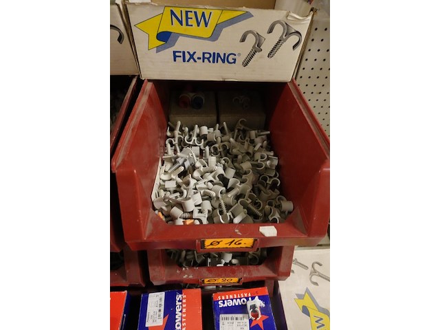 Volledige inhoud rek elektrisch toebehoren - afbeelding 15 van  16