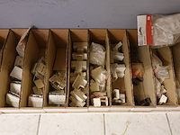 Volledige inhoud rek elektrisch toebehoren - afbeelding 5 van  21