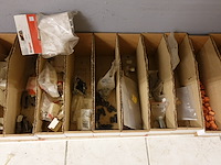 Volledige inhoud rek elektrisch toebehoren - afbeelding 6 van  21