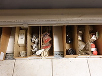 Volledige inhoud rek elektrisch toebehoren - afbeelding 10 van  21