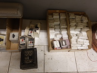 Volledige inhoud rek elektrisch toebehoren - afbeelding 13 van  21