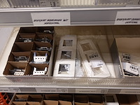 Volledige inhoud rek elektrisch toebehoren - afbeelding 20 van  21