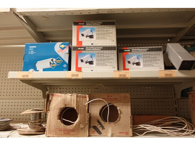 Volledige inhoud rek elektrische kabels - afbeelding 8 van  11