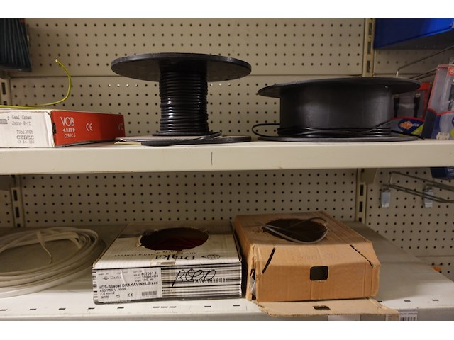 Volledige inhoud rek elektrische kabels - afbeelding 10 van  11