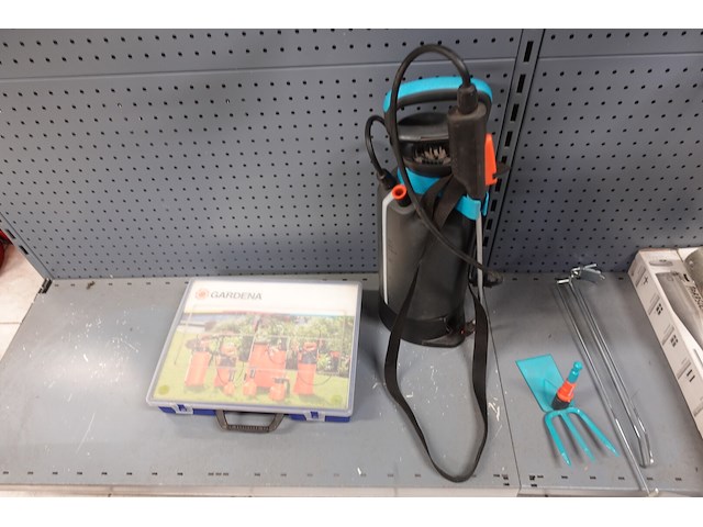 Volledige inhoud rek gardena - afbeelding 9 van  17