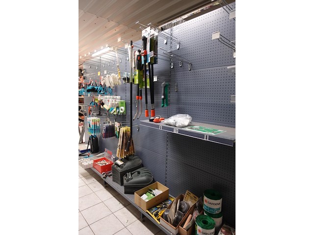 Volledige inhoud rek gardena - afbeelding 1 van  17