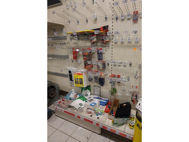 Volledige inhoud rek handgereedschap - afbeelding 12 van  24