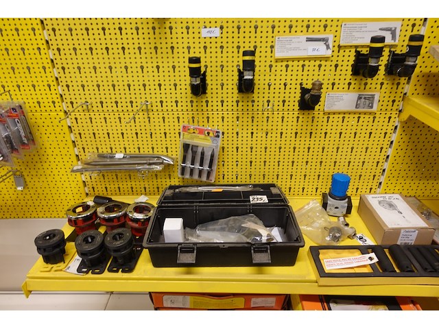 Volledige inhoud rek handgereedschap - afbeelding 21 van  24