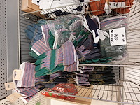 Volledige inhoud rek handschoenen - afbeelding 2 van  4