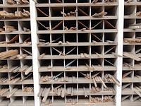 Volledige inhoud rek houten molures - afbeelding 4 van  6