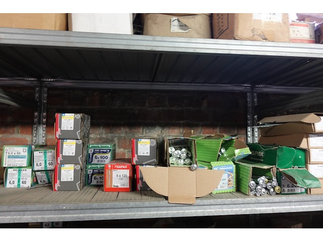 Volledige inhoud rek ijzerwaren - afbeelding 4 van  23