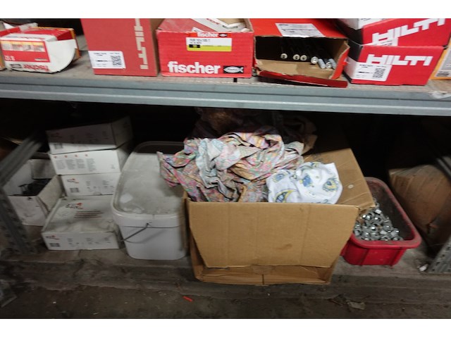 Volledige inhoud rek ijzerwaren - afbeelding 6 van  23