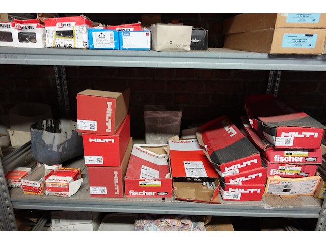 Volledige inhoud rek ijzerwaren - afbeelding 7 van  23